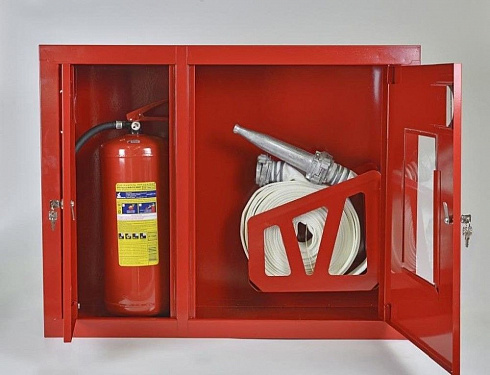 Шкаф ШП-К-002 "Т" (ШПК-315) 840-650-230 навесной открытый красный/белый Место для 1 пожарного рукава и 1 огнетушителя до ОП-8 или до ОУ-4